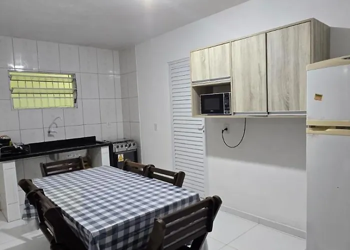 Chalé Beira mar - 50 metros da Praia da Maranduba com Ar Condicionado